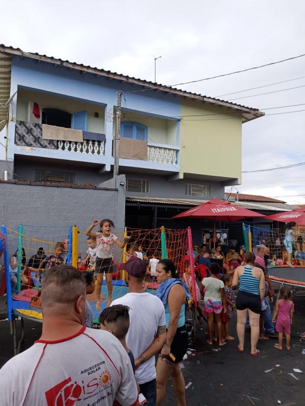 Bar do Zezão realiza mega festa para crianças da Zona Norte