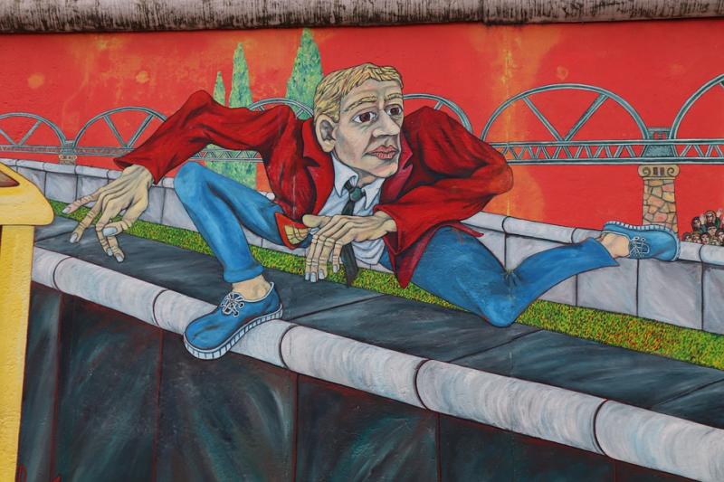 Grafites sobre o Muro de Berlim