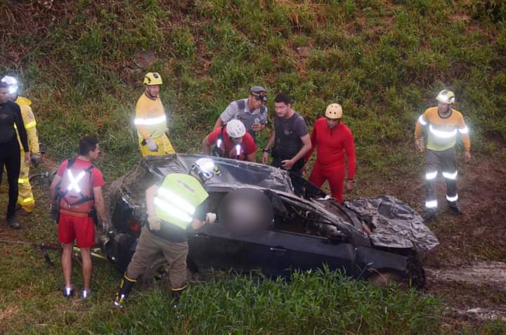 IMAGENS DO RESGATE DO CORPO DE GUILHERME HENRIQUE DE JESUS E DO VEÍCULO