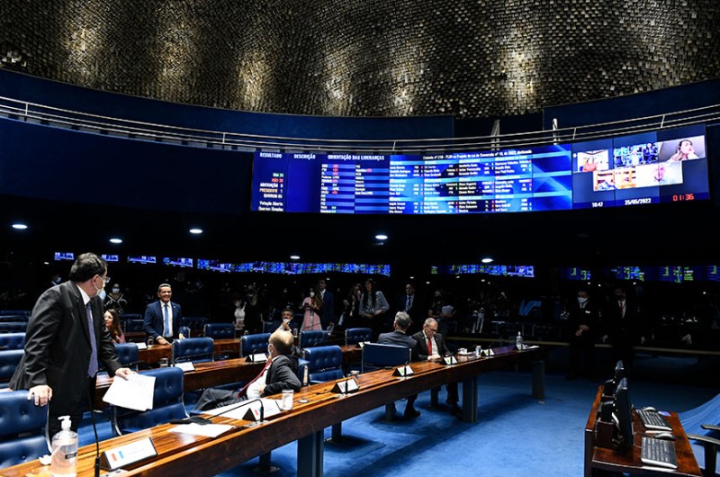 MP que altera incentivos fiscais à indústria petroquímica segue para sanção
