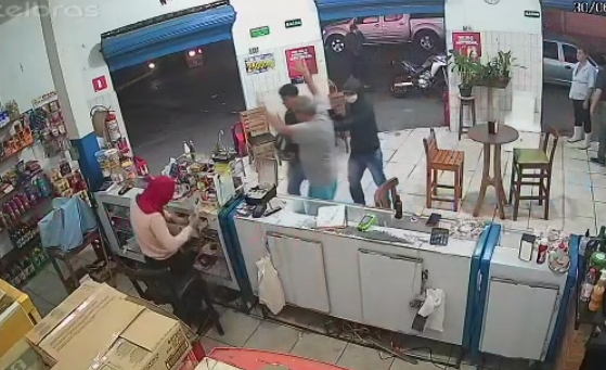 Quadrilha faz arrastão em bar e causa pânico em Mogi Guaçu 