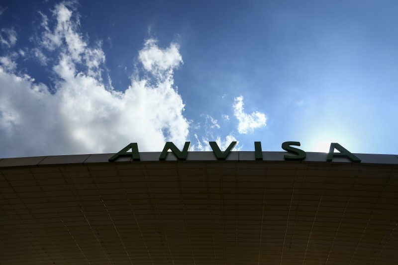 Anvisa alerta sobre golpistas que usam nome da agência