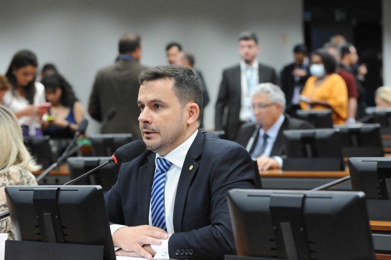 CCJ aprova proposta que amplia a atuação da iniciativa privada em presídios