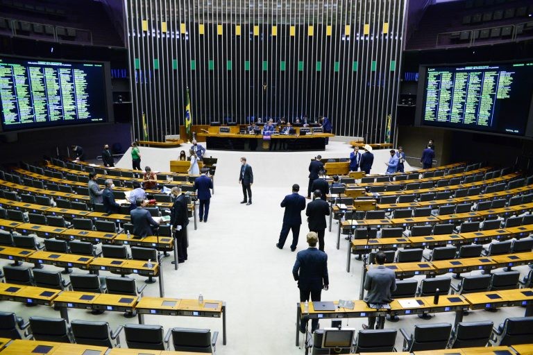 Relator altera MP sobre migração para previdência complementar; acompanhe