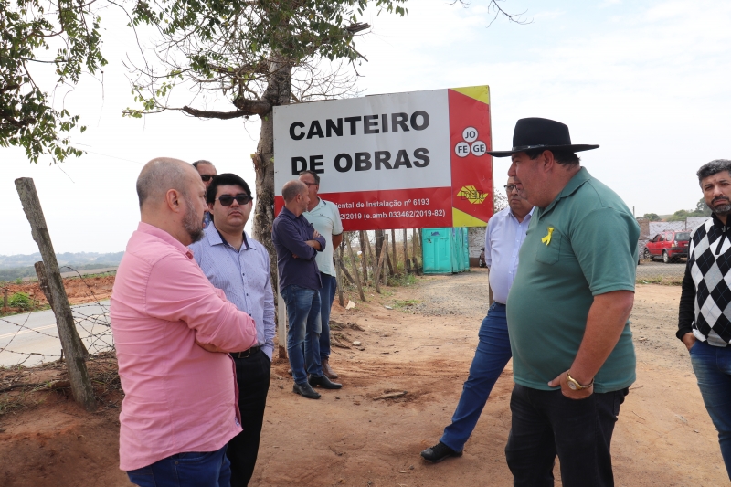 Prefeito visitou as obras (Crédito: Divulgação)