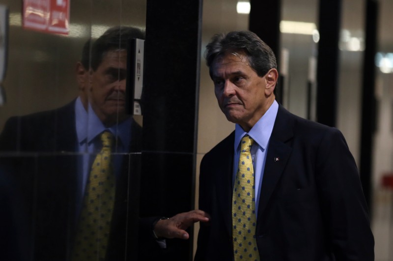 Roberto Jefferson lançou granada contra policiais federais