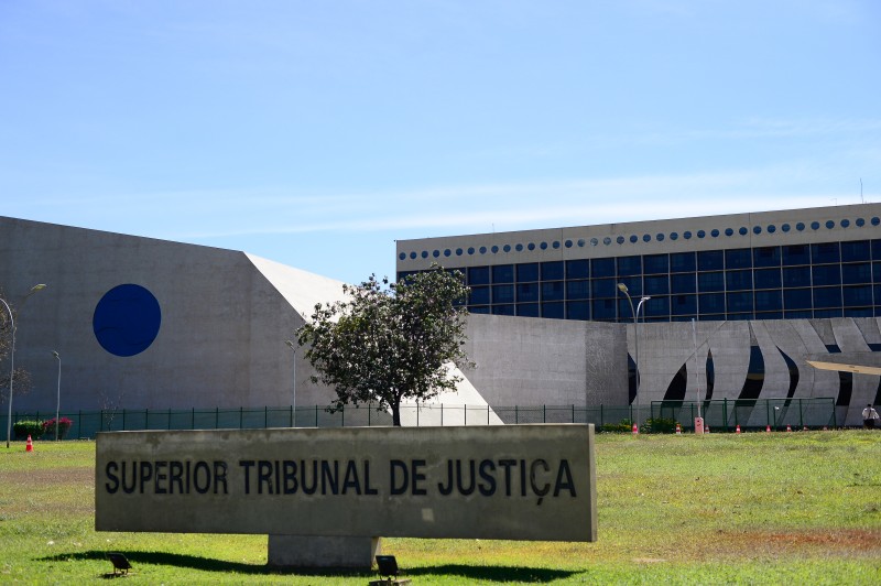 STJ reconhece direito de mãe adotar filha biológica após maioridade