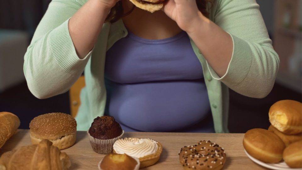 A ansiedade te faz comer bastante e ainda atrapalha seu emagrecimento? 