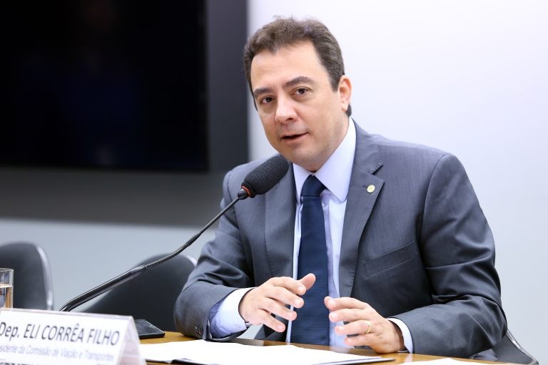 Comissão aprova veto a cobranças genéricas de bancos