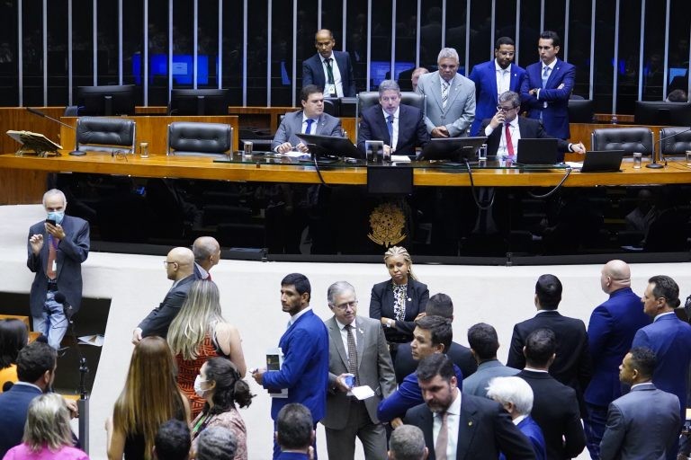 Câmara analisa acordos internacionais; acompanhe
