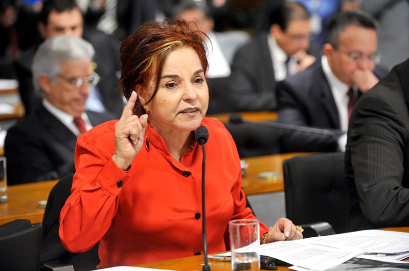 Senadores lamentam morte de Dona Iris de Araújo