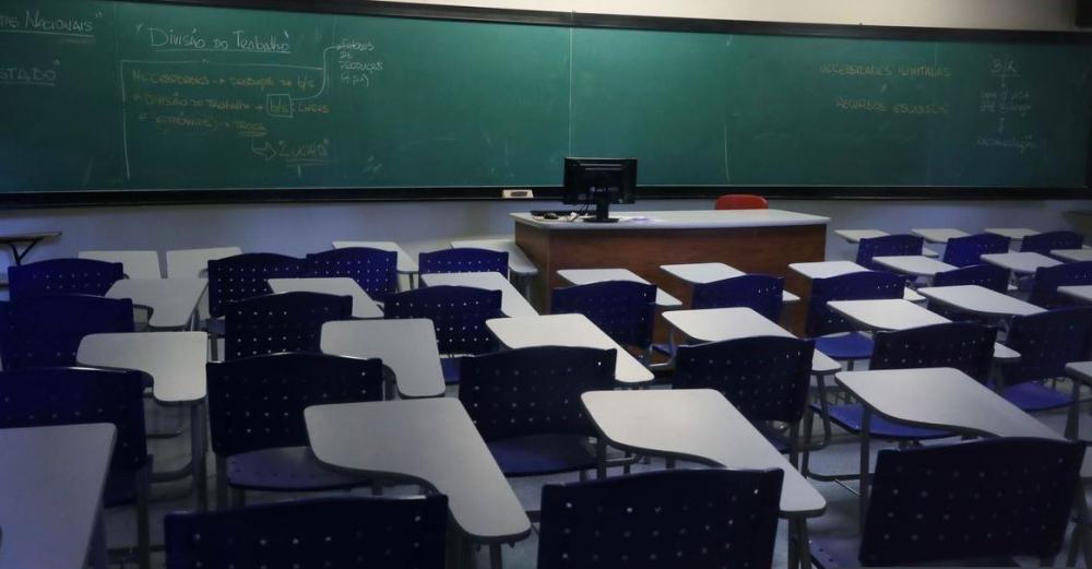 Volta às aulas é tema polêmico e estimula debates calorosos