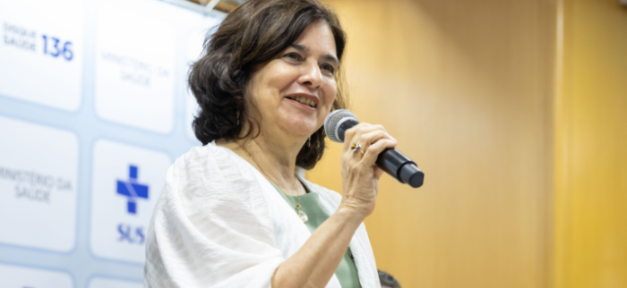 Comissão recebe ministra para explicar programa de equidade de gênero no SUS