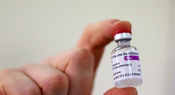 Vacina de Oxford garante 76% de proteção 