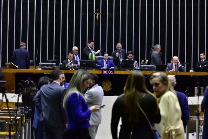 Câmara pode votar hoje equiparação de paciente com doença grave à pessoa com deficiência