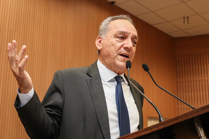 Coluna: presidente da Câmara de Campinas vai dar prêmio para jornal famoso por atrasar salários