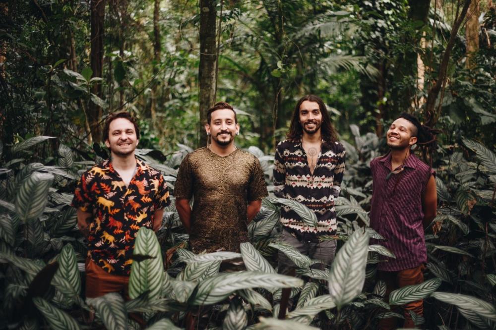  Banda Madre Terra se apresenta domingo no Teatro Maria Monteiro, em Campinas