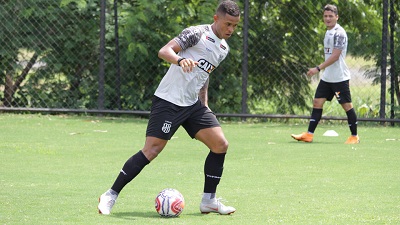 Em contagem regressiva para a estréia, atacante Marlyson sonha em usar a 9 na Macaca