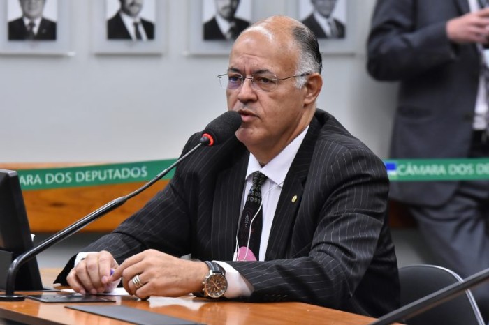 Comissão aprova projeto que cria selo Empresa Amiga da Família