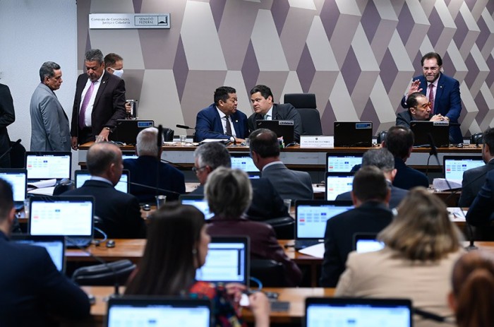 CCJ pode votar aumento de pena para extorsão, estelionato e fraude