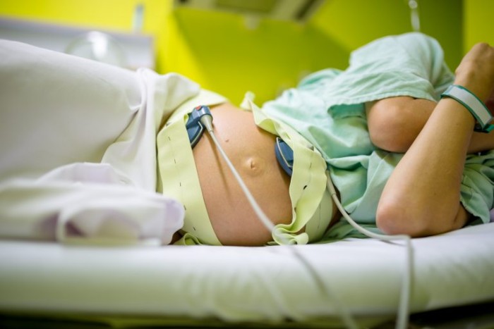 Comissão especial ouve vítimas de violência obstétrica