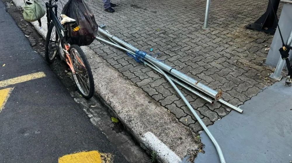 Homem furta comércio, tenha fugir de bicicleta, mas é preso em Mogi Mirim