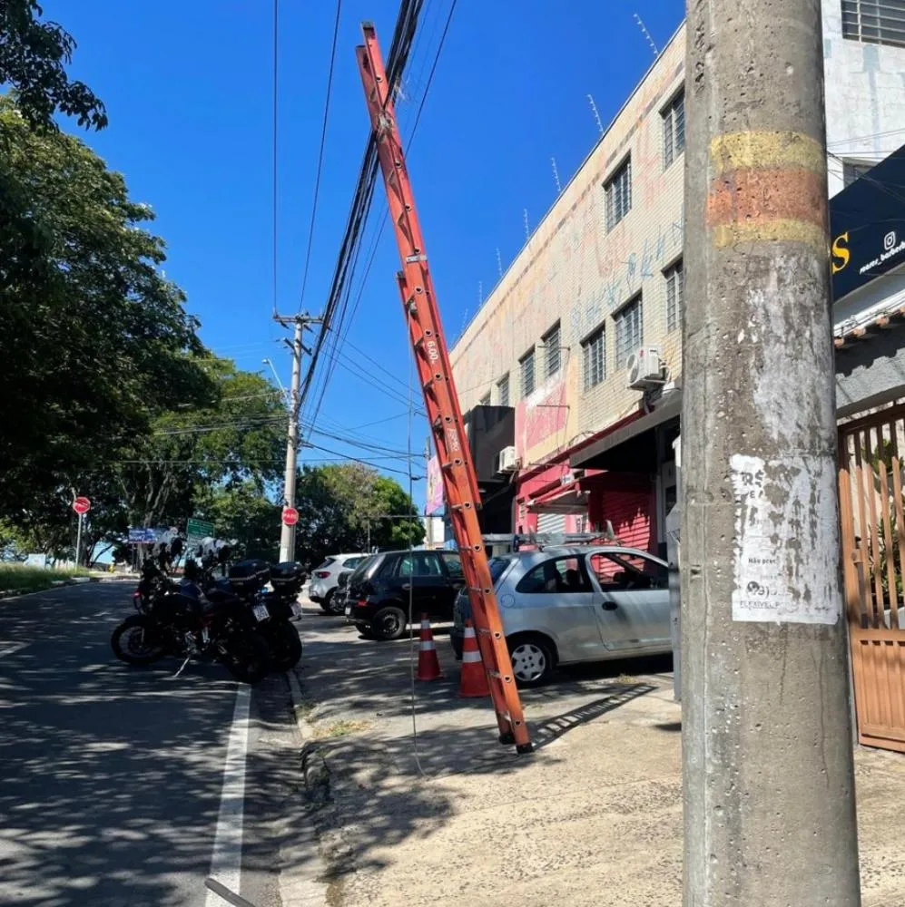 Dupla tenta furtar cabos, veste até uniforme da Vivo, mas acaba presa pela GM