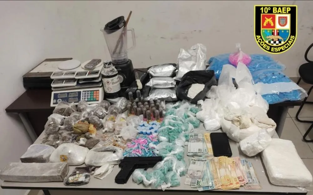 Dupla é presa com mais de 17 quilos de drogas em Sumaré