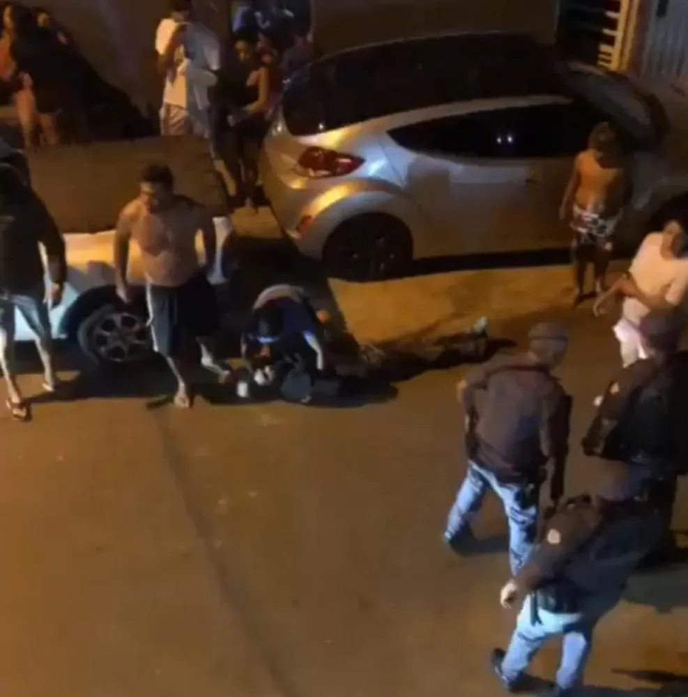 Dupla é baleada após atirar contra viaturas da Polícia Militar