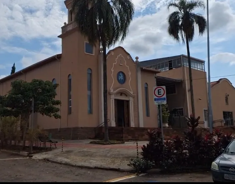Padre é preso suspeito de embebedar e estuprar adolescente de 16 anos