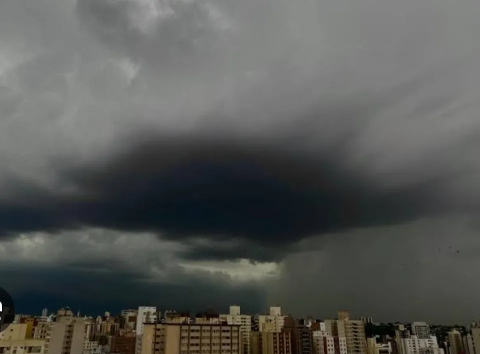 Região tem alerta de chuvas fortes e ventanias até esta segunda-feira