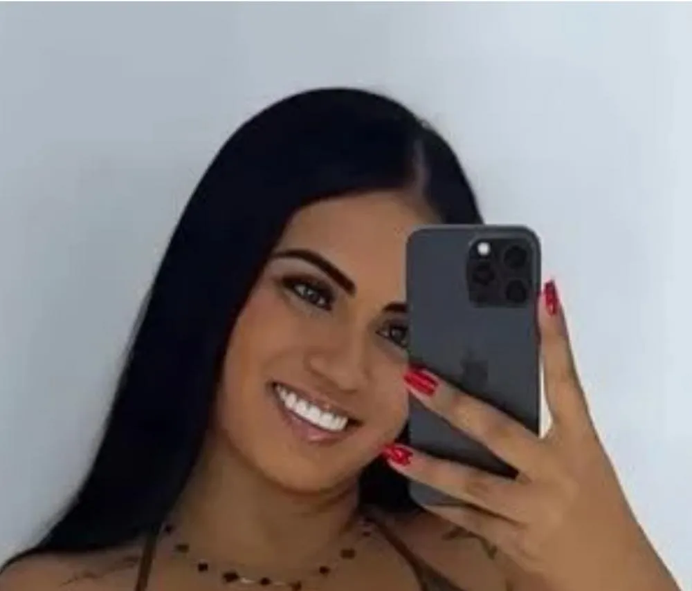 Polícia aponta namorado como suspeito de matar mulher com tiros nas costas em adega