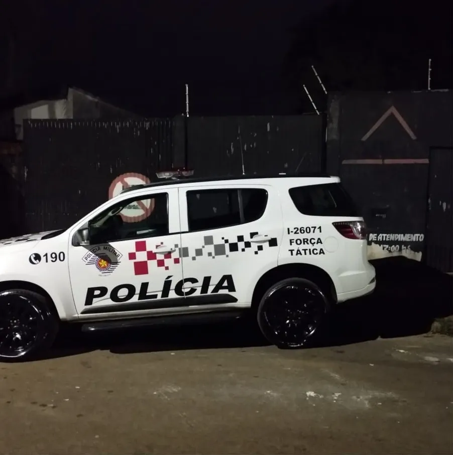 PM descobre desmanche de carros em Mogi Mirim e apreende veículos