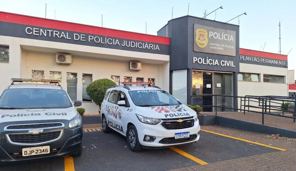 Menino de dez anos expulso de casa pela mãe é resgatado sozinho em área de mata, em Mogi Guaçu