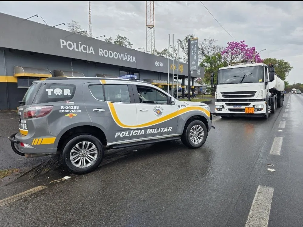 Homem é preso após ser pego desviando combustível de caminhão-tanque em Paulínia