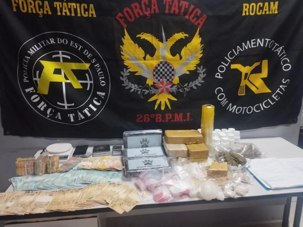 Homem é preso carregando drogas com esposa e duas crianças em Mogi Mirim