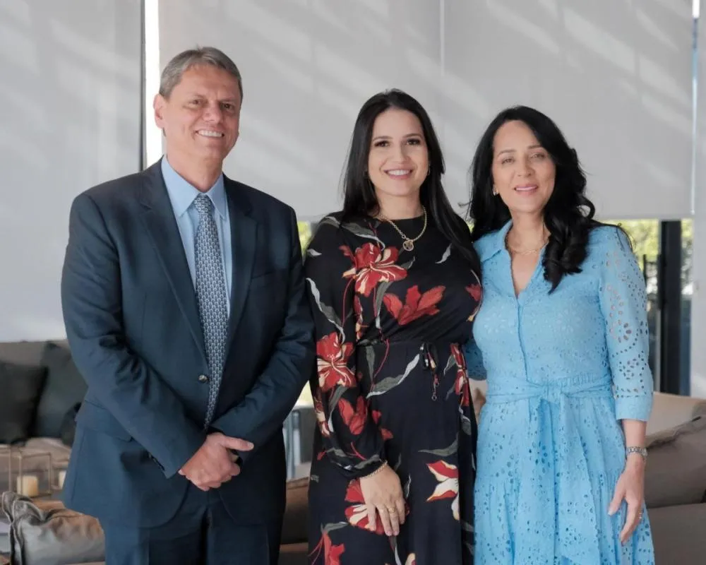 Primeira-dama de Sumaré, Débora Mikaelle, é recebida no Palácio dos Bandeirantes em reunião com Cristiane Freitas sobre o programa Caminho da Capacitação