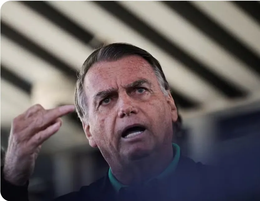 Bolsonaro é alvo da Polícia Federal e passará a usar tornozeleira eletrônica