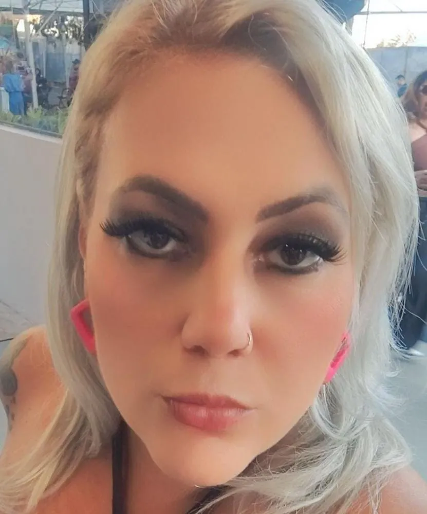 Sempre apoie a luta de uma mulher, por Adriana Rocha