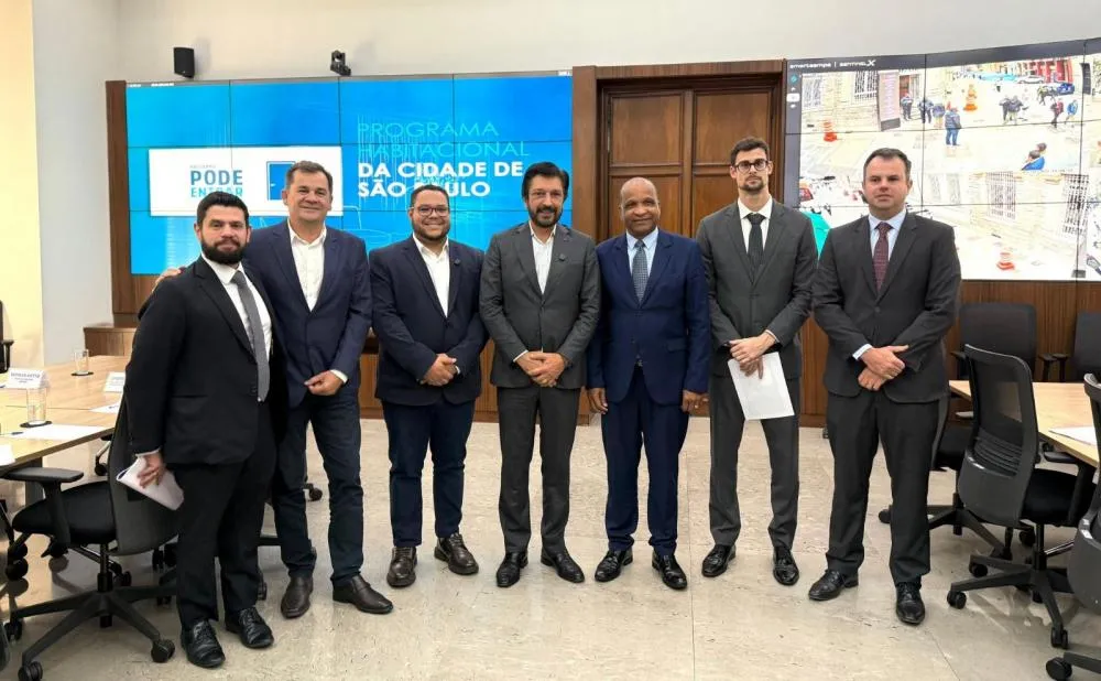 Danilo Barros visita prefeito da capital com o objetivo de conhecer projetos habitacionais populares