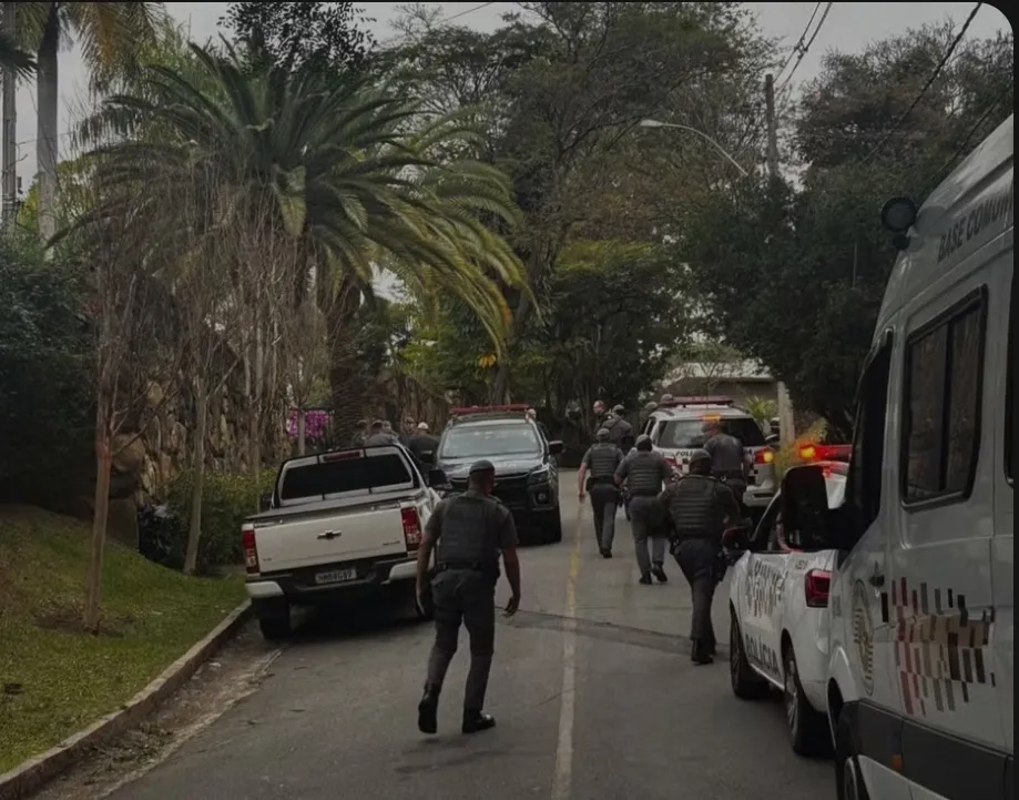Empresário de 71 anos atira dentro de condomínio de luxo e é preso após esposa chama PM