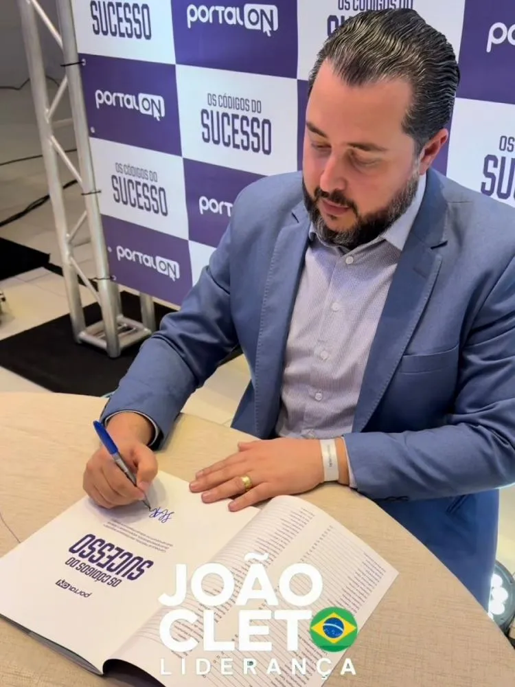 João Cleto participa do lançamento da revista Os Códigos de Sucesso
