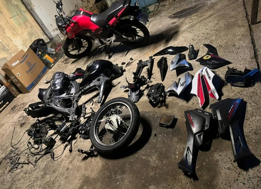Homem que recebia R$ 200 para guardar motos roubadas é preso pela GM
