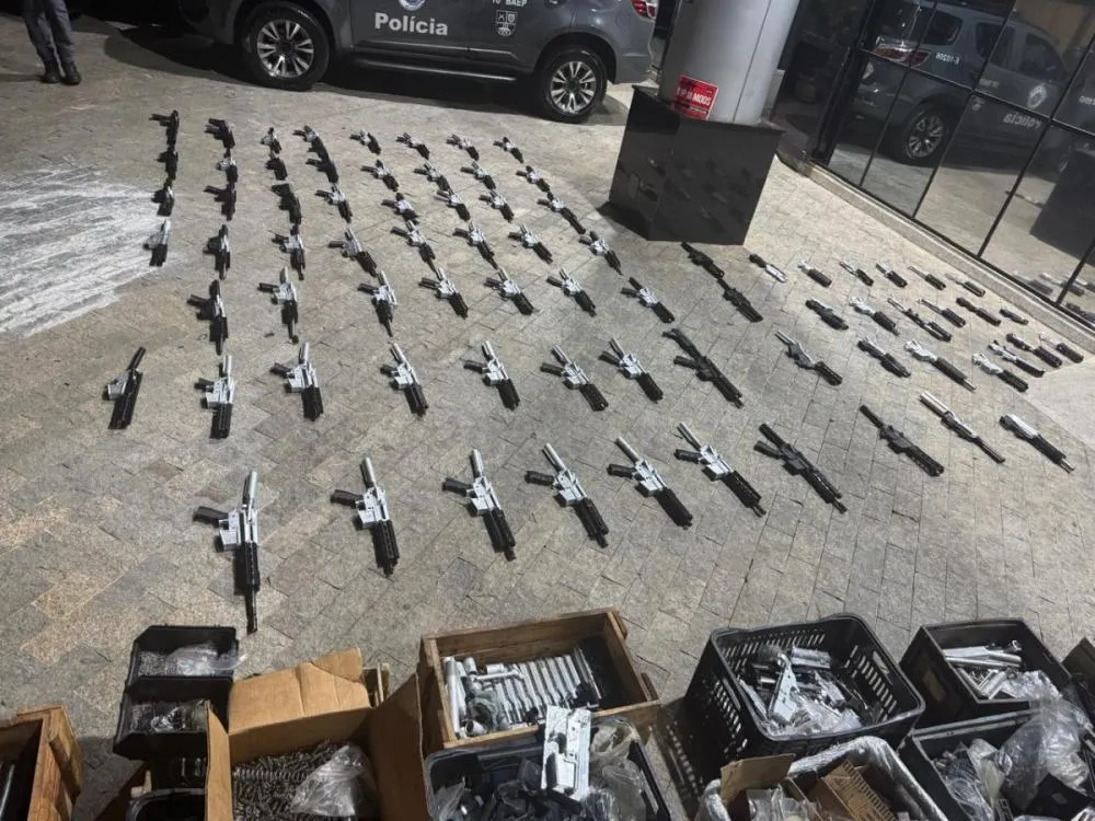 Polícia prende acusados de fabricarem fuzis para o crime organizado