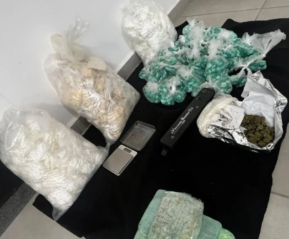 Baep de Campinas prende mãe e filho com mais de 12 quilos de drogas
