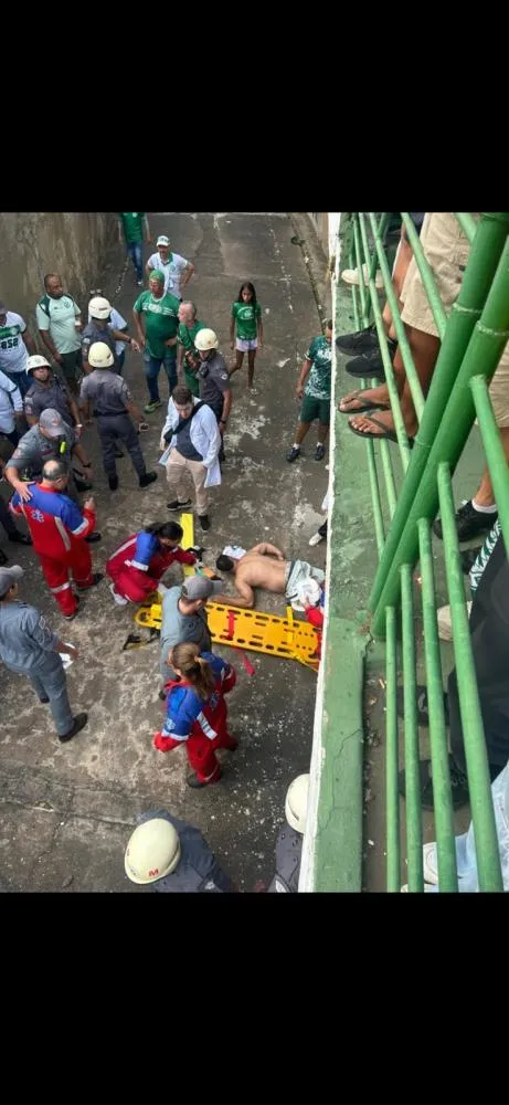 Briga no dérbi deixa quatro feridos, incluindo policiais e torcedor