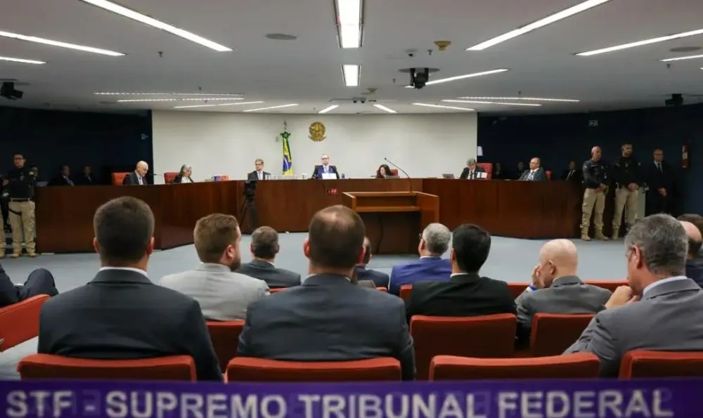 STF tem dois votos pela condenação de Bolsonaro e aliados