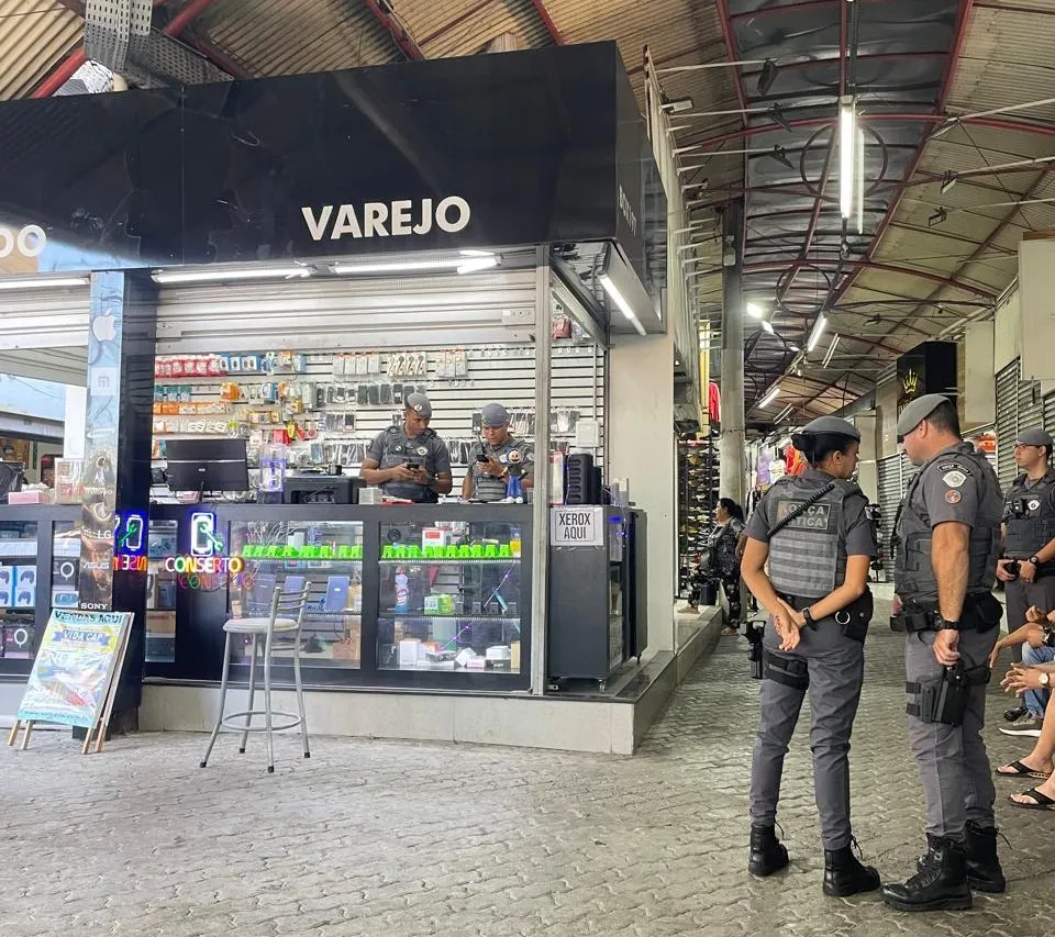 Operação integrada da PM e Guarda vistoria lojas de celulares no Centro de Campinas
