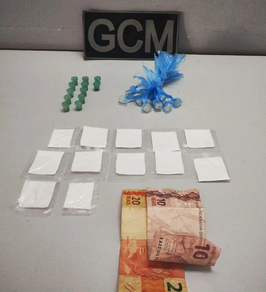 Denúncia anônima leva GCM a prender mulher por tráfico de drogas em Mogi Guaçu