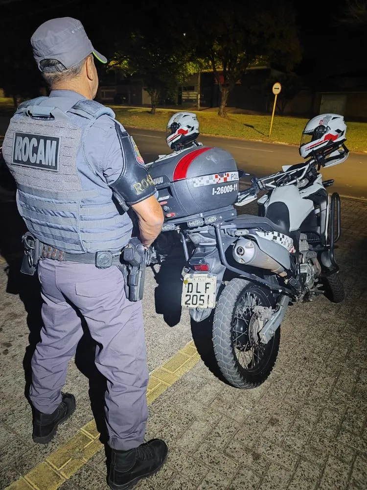 Mesmo com medida protetiva, agressor retorna à casa da vítima e é preso em Mogi Guaçu